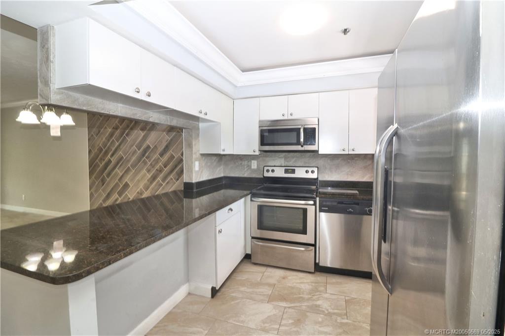 Stuart, Florida 34996, United States, 2 Bedrooms Bedrooms, ,2 BathroomsBathrooms,Residential,Active,127435