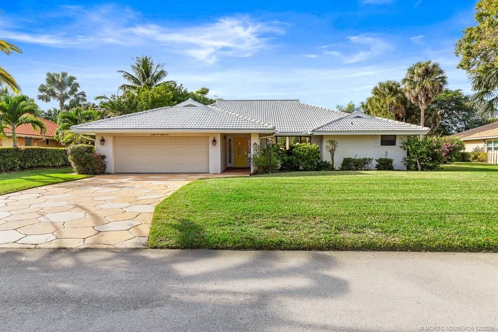 Photo of 3181 SE Fairway W, Stuart, FL 34997 (MLS # M20053426)