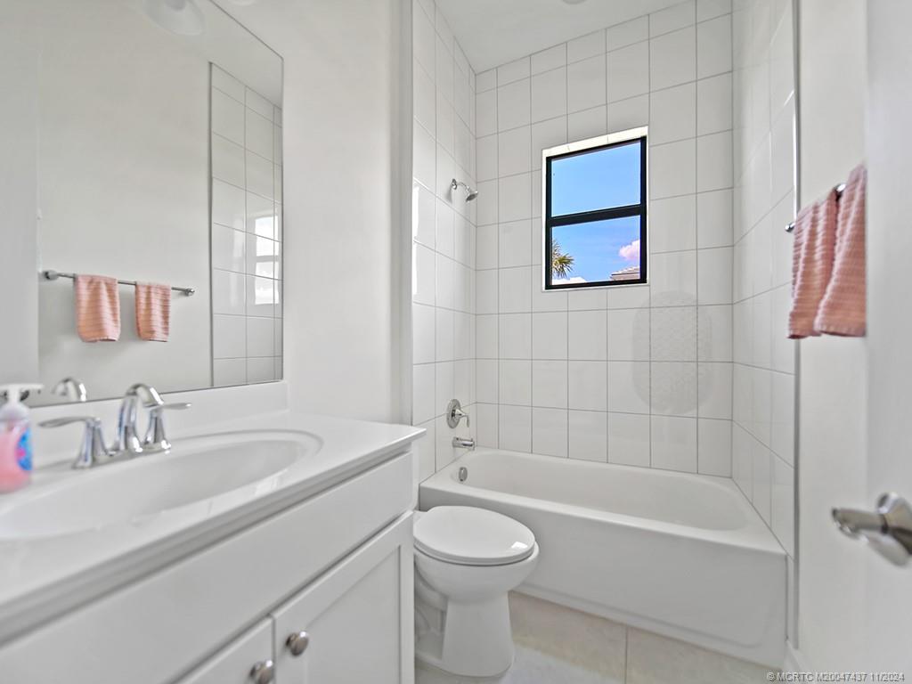 Palm City, Florida 34990, United States, 4 Bedrooms Bedrooms, ,5 BathroomsBathrooms,Residential,Pending,35214