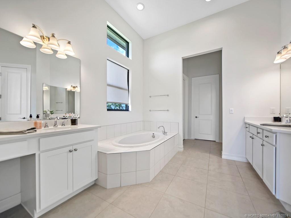 Palm City, Florida 34990, United States, 4 Bedrooms Bedrooms, ,5 BathroomsBathrooms,Residential,Pending,35214