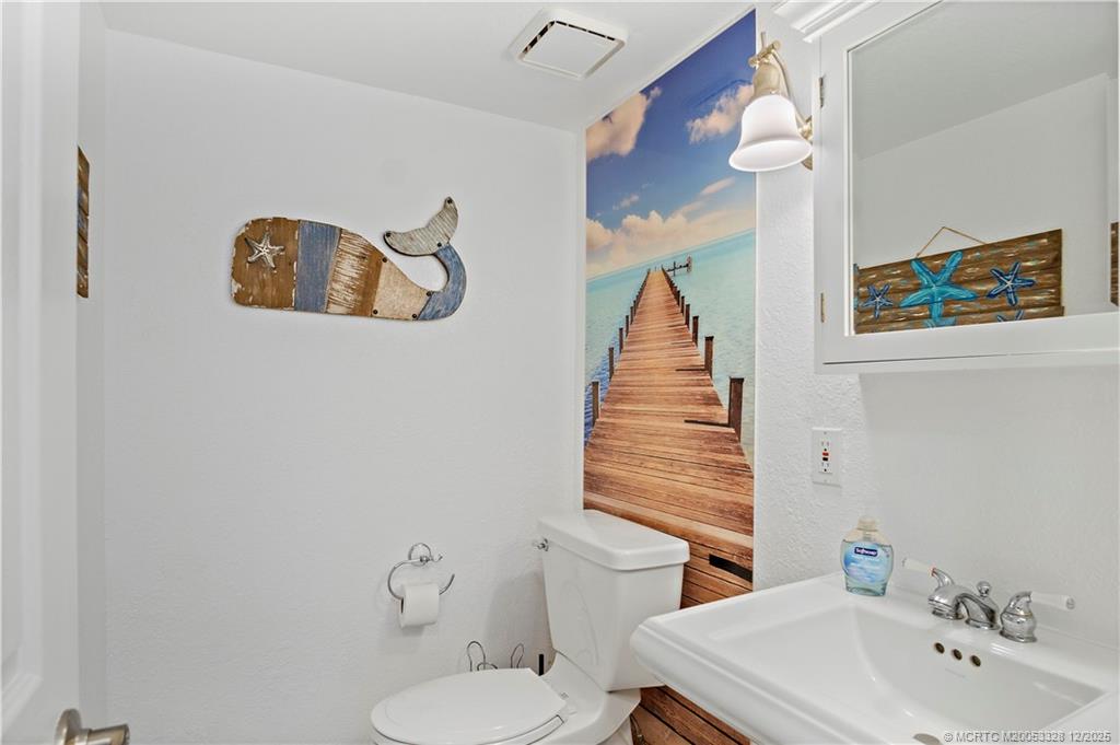 Stuart, Florida 34996, United States, 2 Bedrooms Bedrooms, ,3 BathroomsBathrooms,Residential,Active,250572