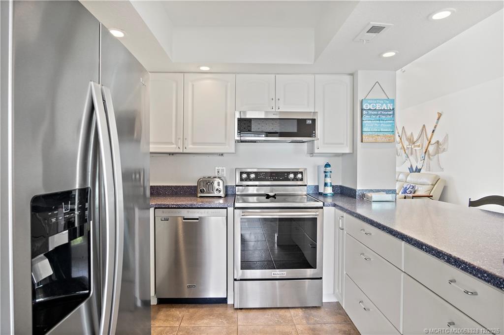 Stuart, Florida 34996, United States, 2 Bedrooms Bedrooms, ,3 BathroomsBathrooms,Residential,Active,250572