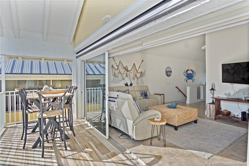 Stuart, Florida 34996, United States, 2 Bedrooms Bedrooms, ,3 BathroomsBathrooms,Residential,Active,250572