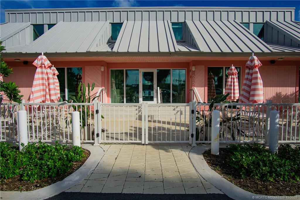 Stuart, Florida 34996, United States, 2 Bedrooms Bedrooms, ,3 BathroomsBathrooms,Residential,Active,250572