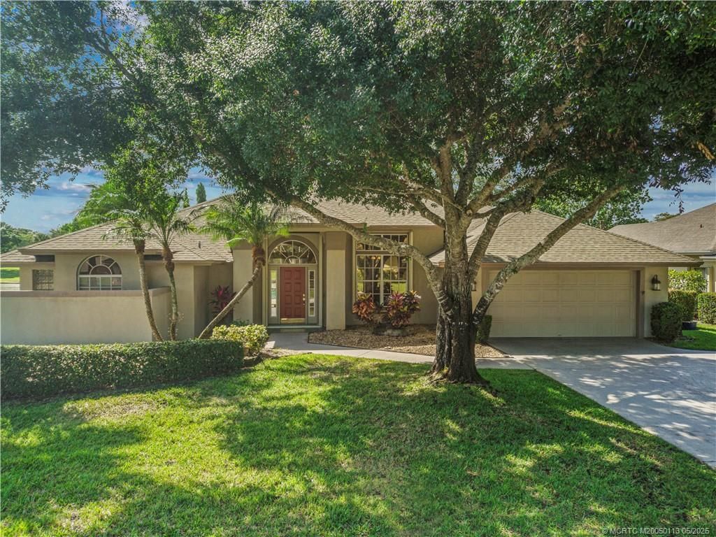 Photo of 4175 SW Oakhaven Lane, Palm City, FL 34990 (MLS # M20050113)