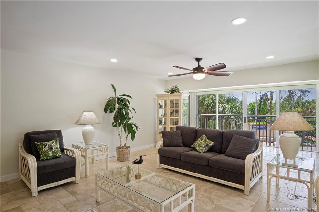 Stuart, Florida 34996, United States, 2 Bedrooms Bedrooms, ,2 BathroomsBathrooms,Residential,Active,51249