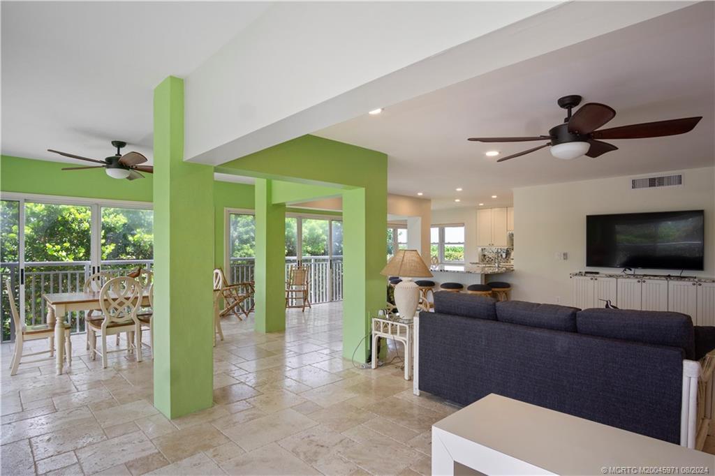 Stuart, Florida 34996, United States, 2 Bedrooms Bedrooms, ,2 BathroomsBathrooms,Residential,Active,51249