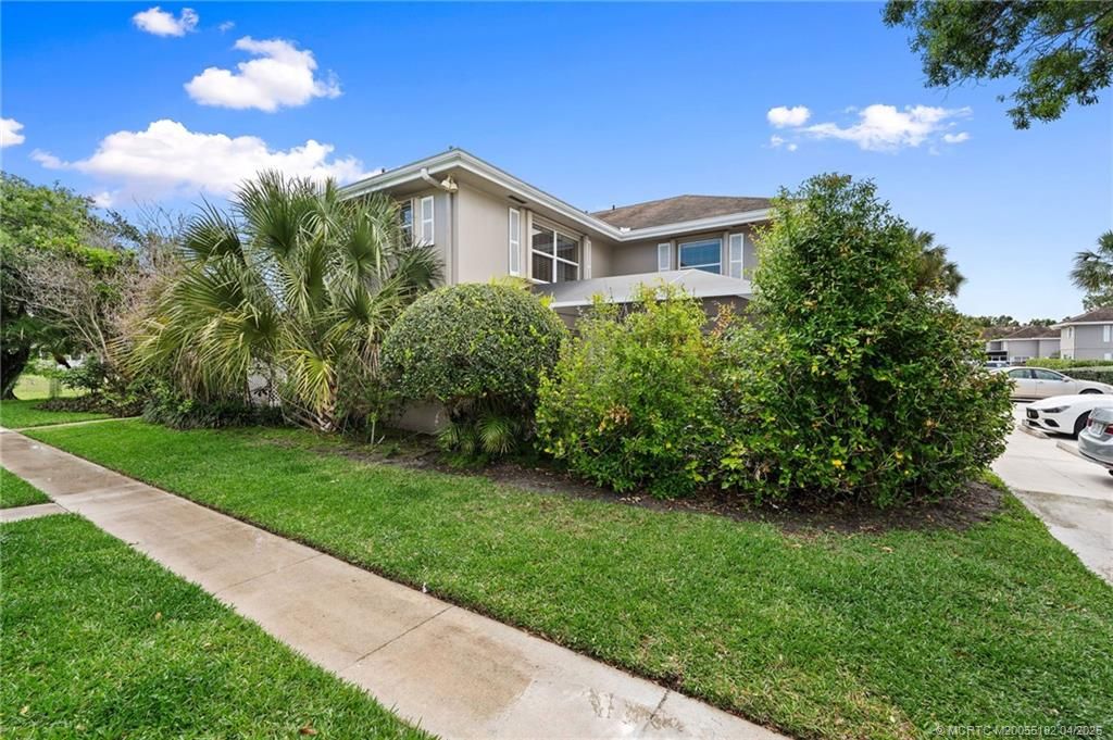 Photo of 3405 SW Sunset Trace Circle, Palm City, FL 34990 (MLS # M20055182)