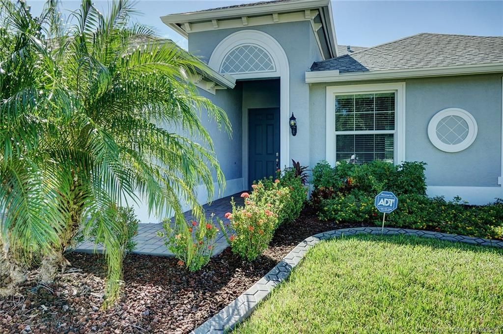 Photo of 378 SW Jeanne Avenue, Port Saint Lucie, FL 34953 (MLS # M20041145)