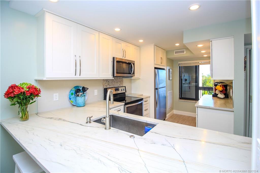 Stuart, Florida 34996, United States, 2 Bedrooms Bedrooms, ,2 BathroomsBathrooms,Residential,Active,62578