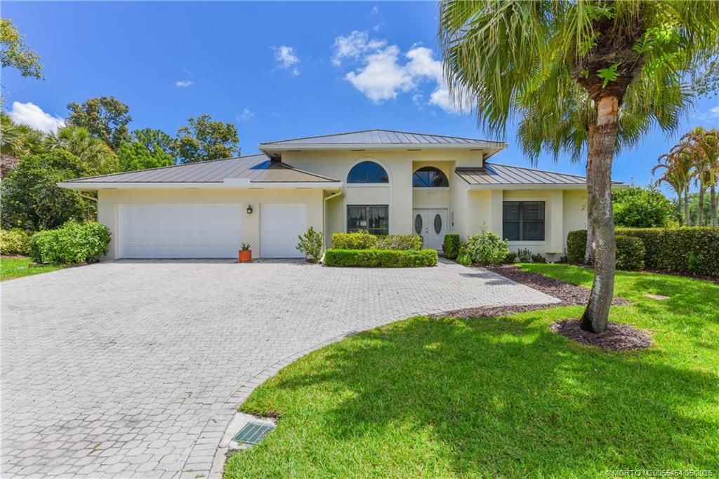Photo of 4104 SW Gleneagle Circle, Palm City, FL 34990 (MLS # M20055454)