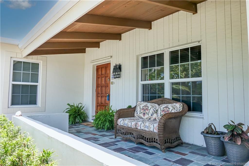 Photo of 225 SW Indian Groves Drive, Stuart, FL 34994 (MLS # M20040070)