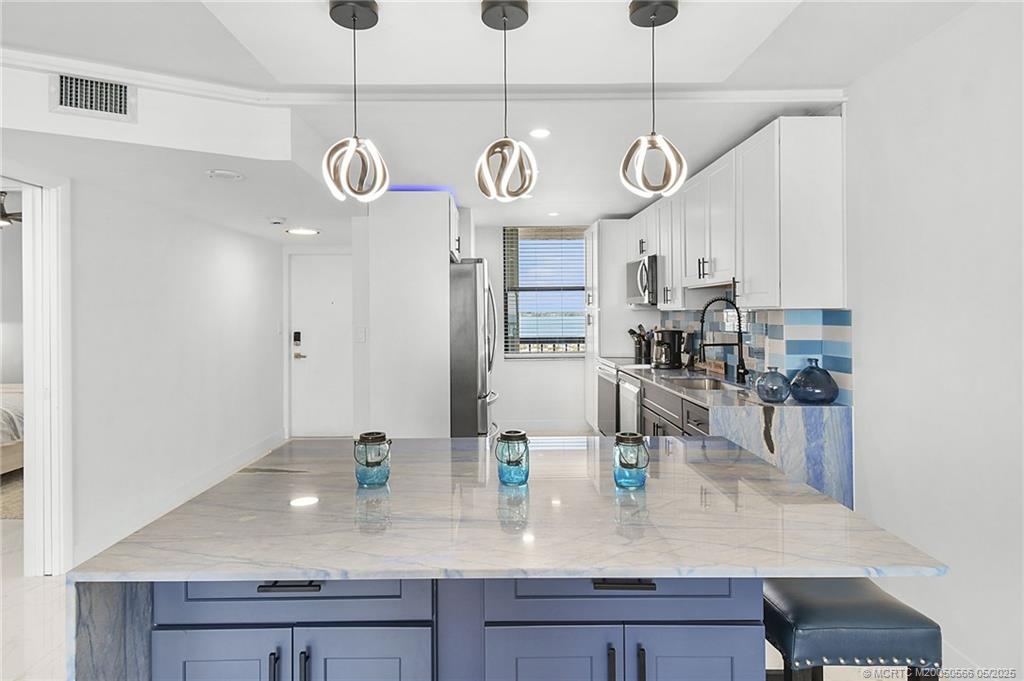 Jensen Beach, Florida 34957, United States, 2 Bedrooms Bedrooms, ,2 BathroomsBathrooms,Residential,Active,128506