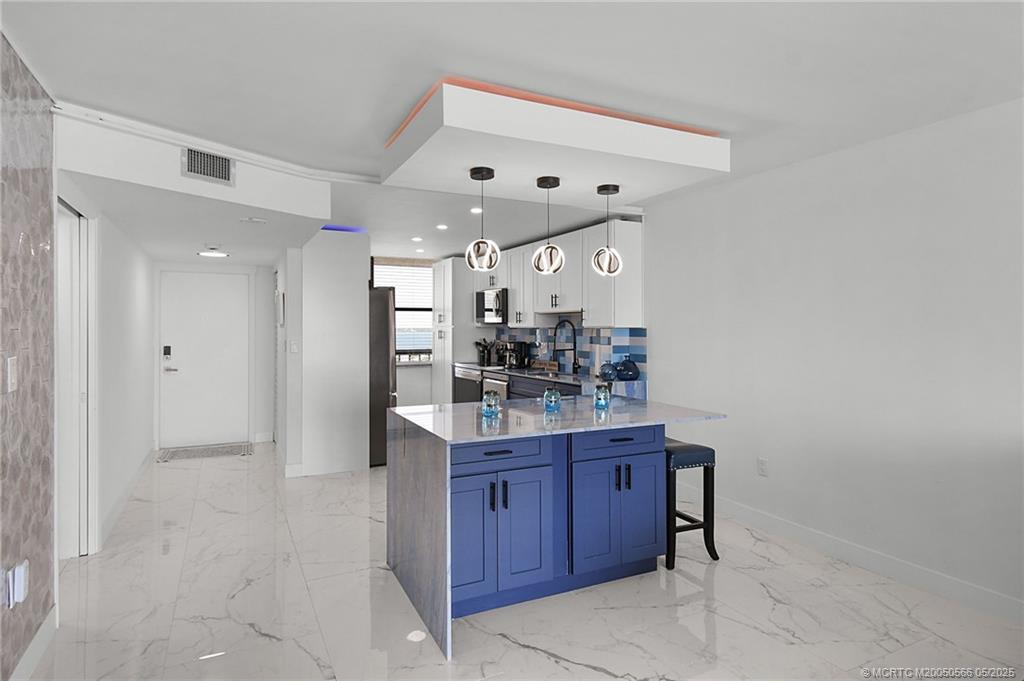 Jensen Beach, Florida 34957, United States, 2 Bedrooms Bedrooms, ,2 BathroomsBathrooms,Residential,Active,128506