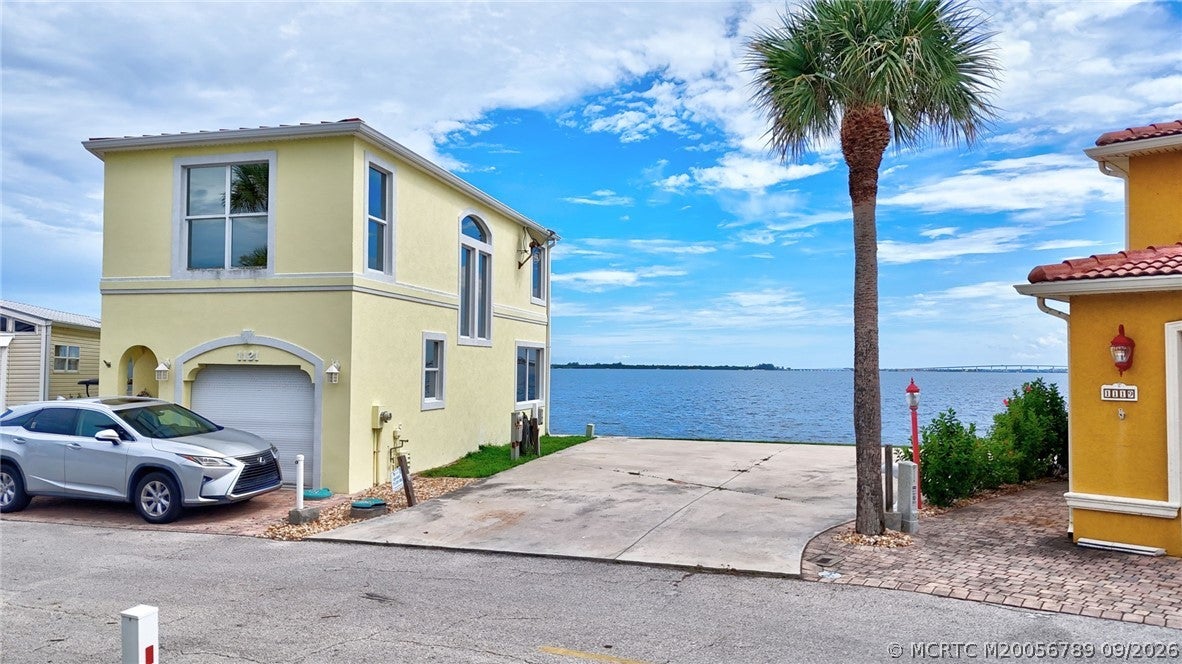 1120 Nettles Boulevard