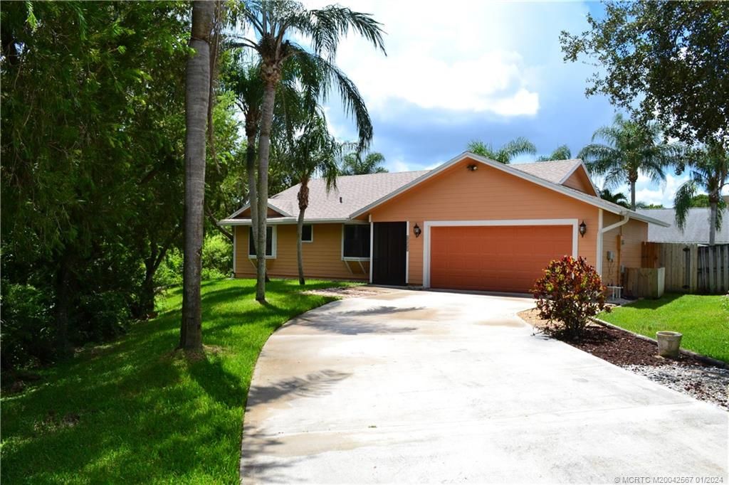 Photo of 4319 SE Boxleaf Place, Stuart, FL 34997 (MLS # M20042567)