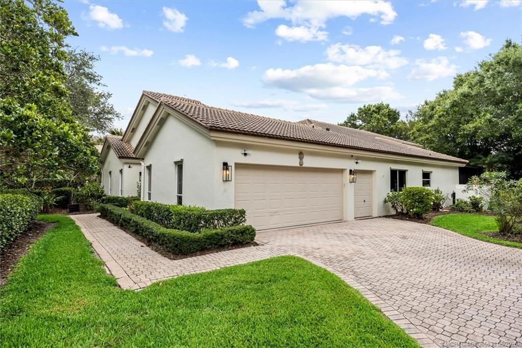 Photo of 1515 NW Sawgrass Way, Palm City, FL 34990 (MLS # M20055633)