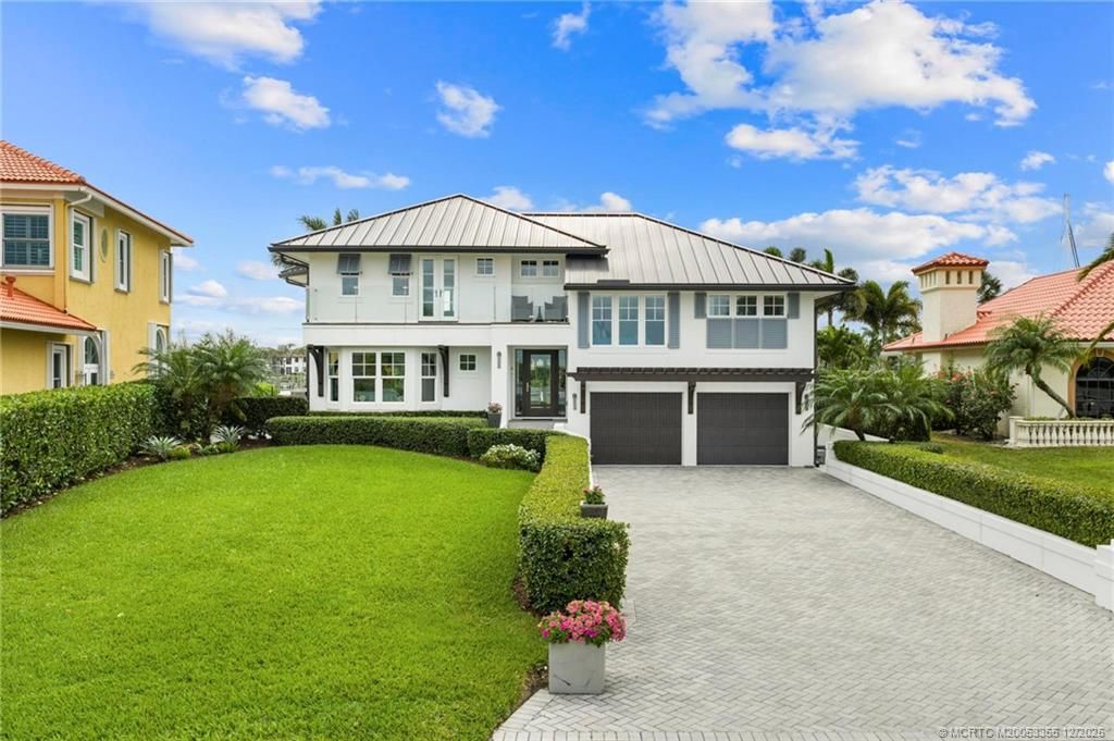 Photo of 6026 SE Horseshoe Point Place, Stuart, FL 34997 (MLS # M20053355)