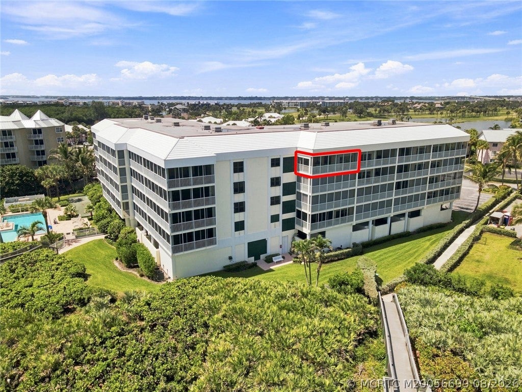 529 NE Plantation Road 407