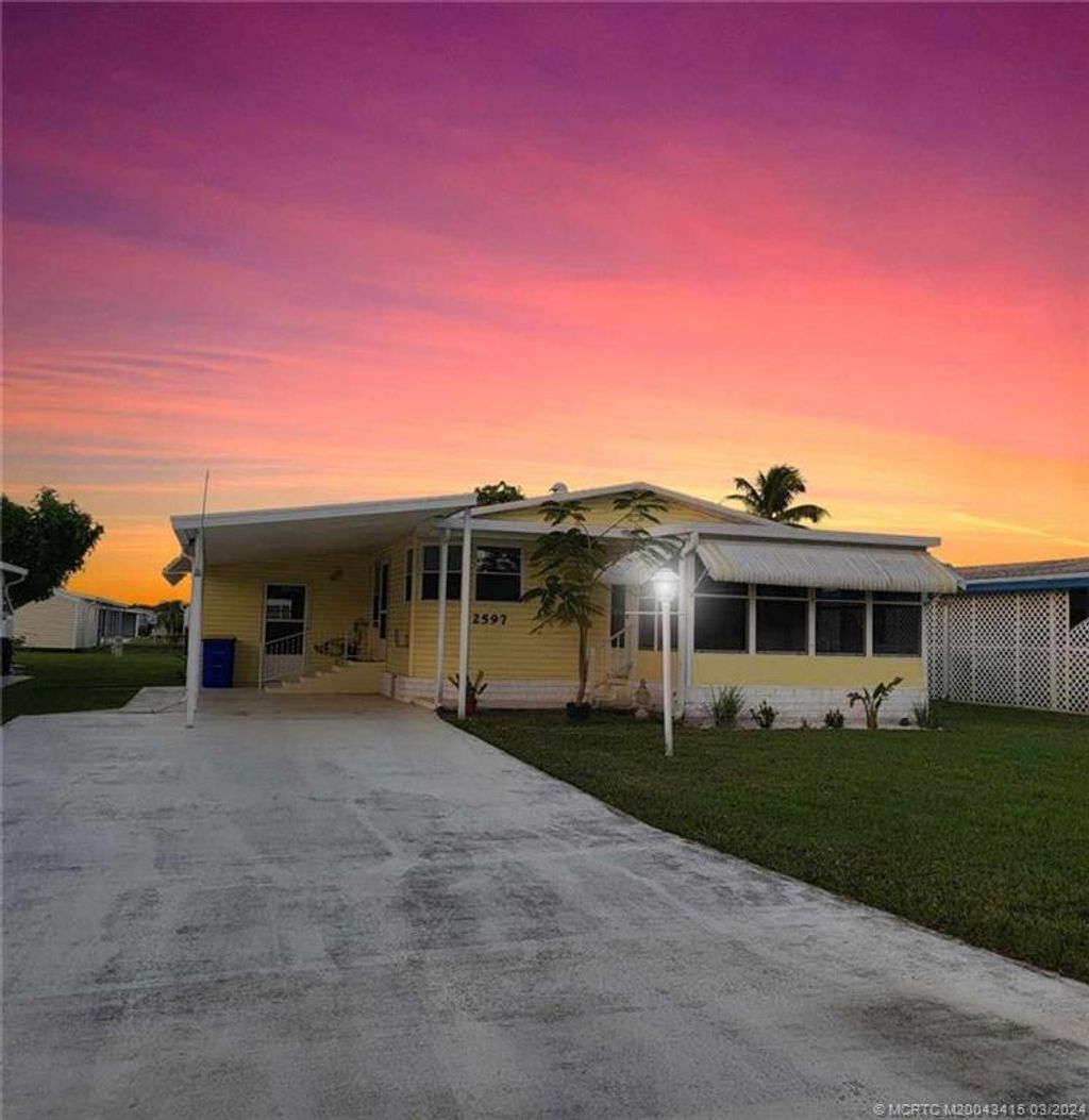 Photo of 2597 SW Olds Place, Stuart, FL 34997 (MLS # M20043415)