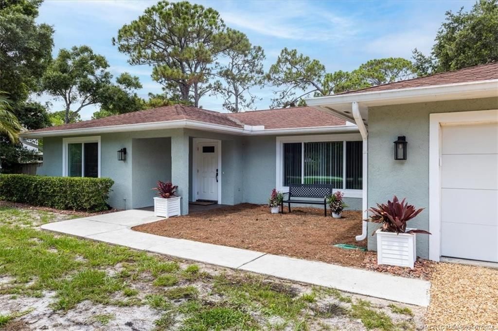 Photo of 5617 Buchanan Drive, Fort Pierce, FL 34982 (MLS # M20045594)