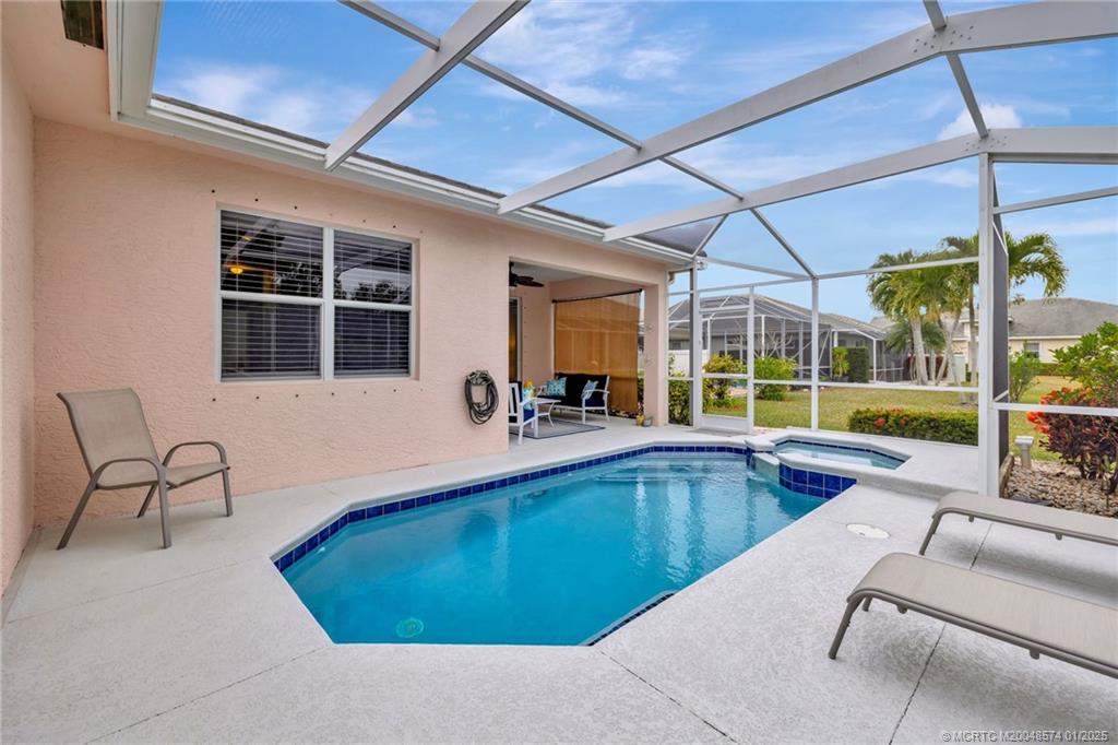 Stuart, Florida 34997, United States, 2 Bedrooms Bedrooms, ,2 BathroomsBathrooms,Residential,Pending,16635