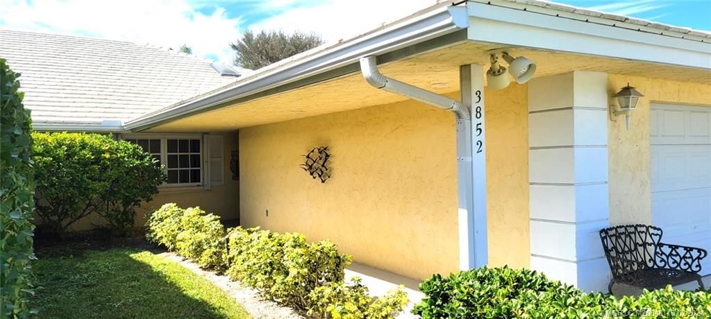 Photo of 3852 SE Fairway W, Stuart, FL 34997 (MLS # M20043118)
