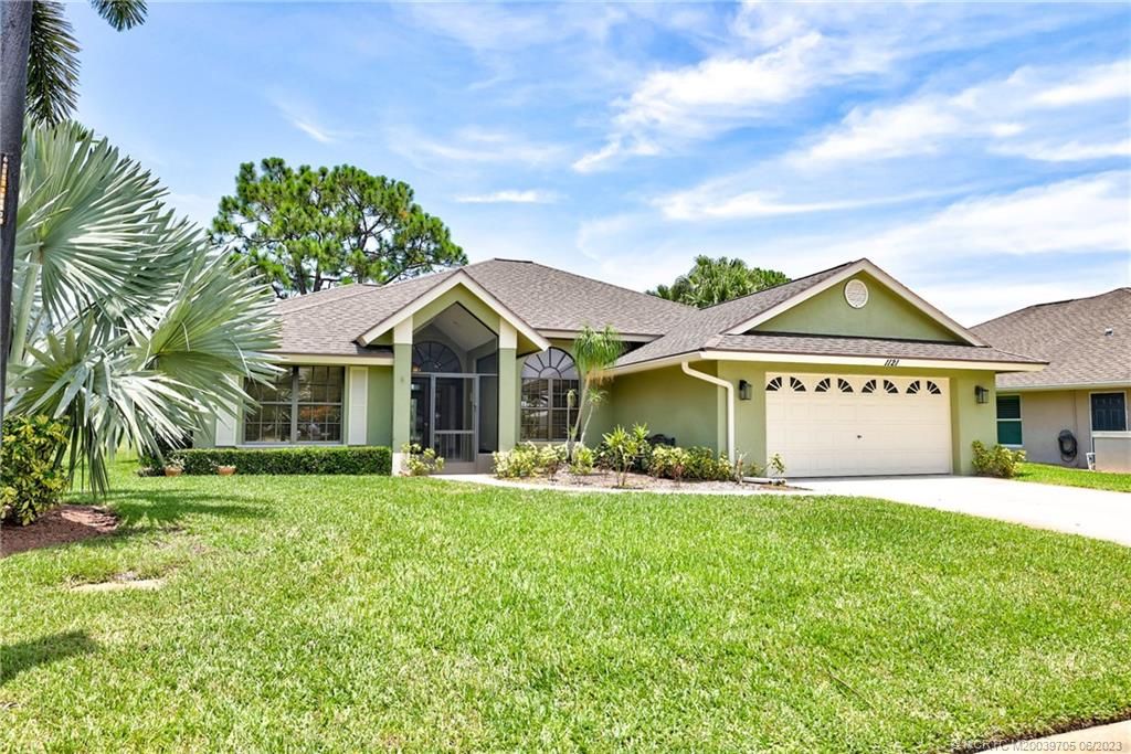 Photo of 1121 SW Meadow Court, Palm City, FL 34990 (MLS # M20039705)