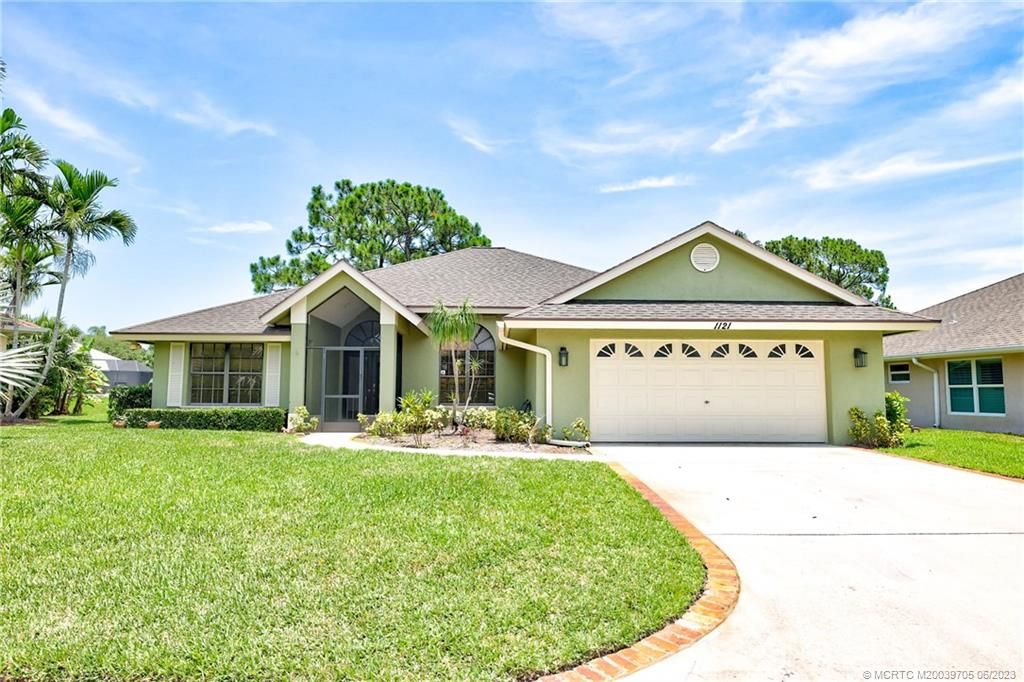Photo of 1121 SW Meadow Court, Palm City, FL 34990 (MLS # M20039705)