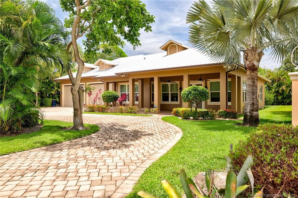 Photo of 311 SE Cardinal Way, Stuart, FL 34996 (MLS # M20039954)