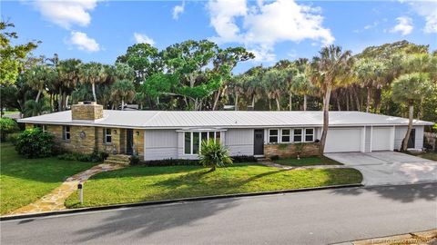 Photo of 1001 S 11th Street, Fort Pierce, FL 34950 (MLS # M20052169)