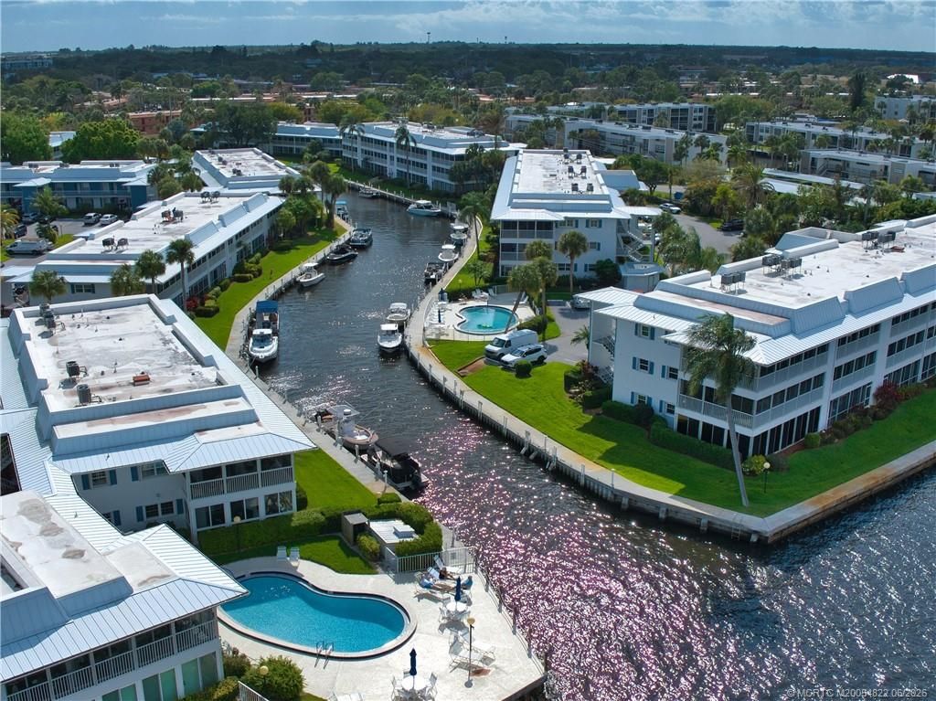 Photo of 1862 SW Palm City Road #203, Stuart, FL 34994 (MLS # M20054822)