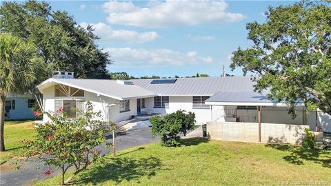 Photo of 1995 NE River Court, Jensen Beach, FL 34957 (MLS # M20053202)