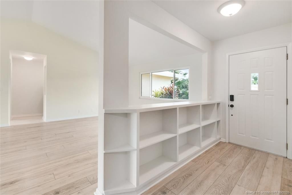 Photo of 8121 SE Helen Terrace, Hobe Sound, FL 33455 (MLS # M20051977)