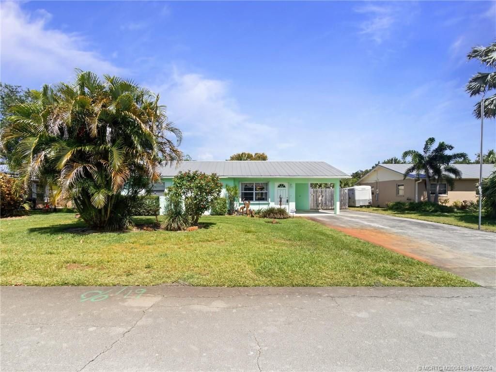 Photo of 19121 SE Barus Drive, Jupiter, FL 33469 (MLS # M20044394)