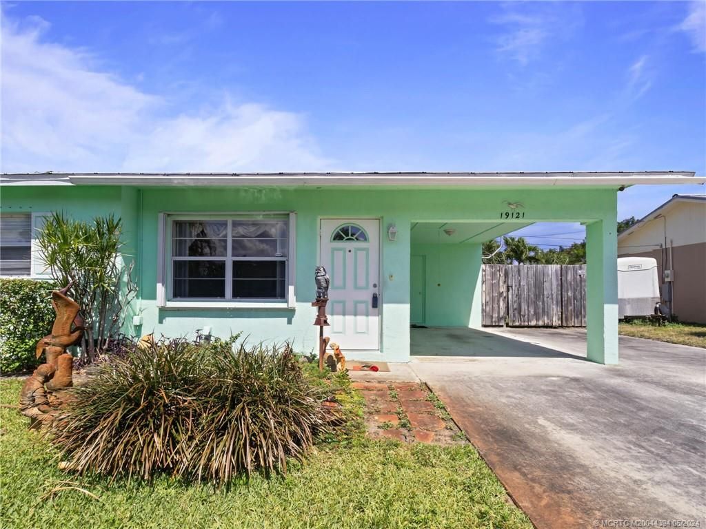 Photo of 19121 SE Barus Drive, Jupiter, FL 33469 (MLS # M20044394)