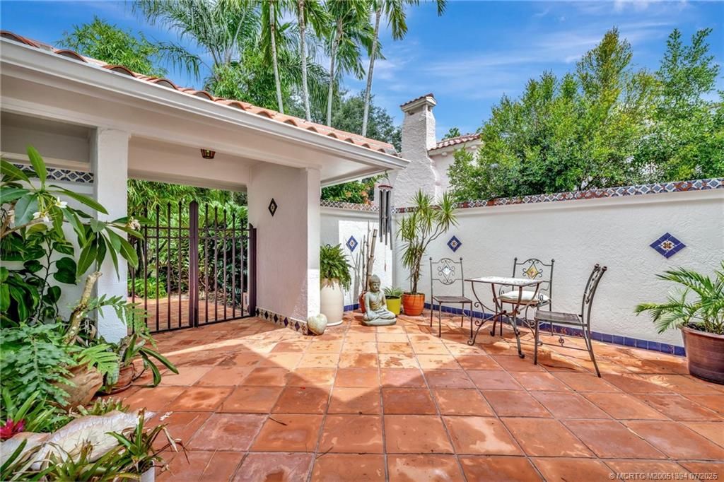 Photo of 221 SE Coconut Avenue, Stuart, FL 34996 (MLS # M20051394)