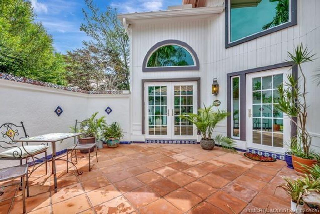 Photo of 221 SE Coconut Avenue, Stuart, FL 34996 (MLS # M20051394)