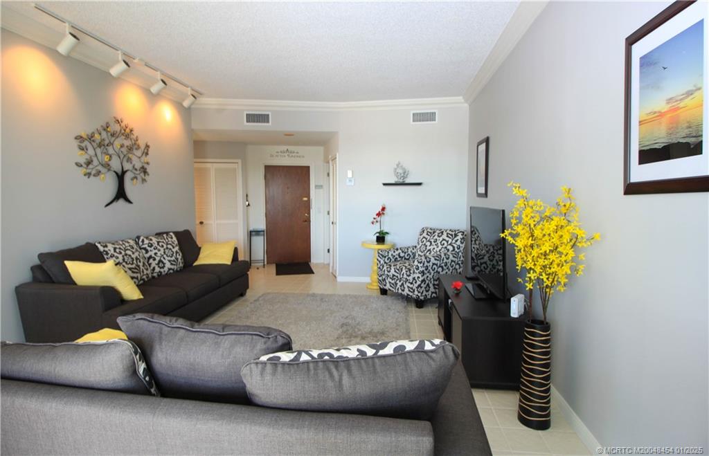 Stuart, Florida 34996, United States, 1 Bedroom Bedrooms, ,2 BathroomsBathrooms,Residential,Active,20233