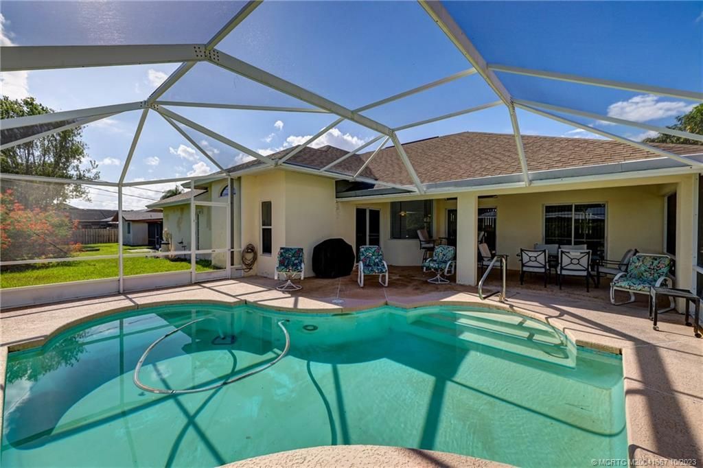 Photo of 1438 SE Griffin Terrace, Port Saint Lucie, FL 34952 (MLS # M20041367)