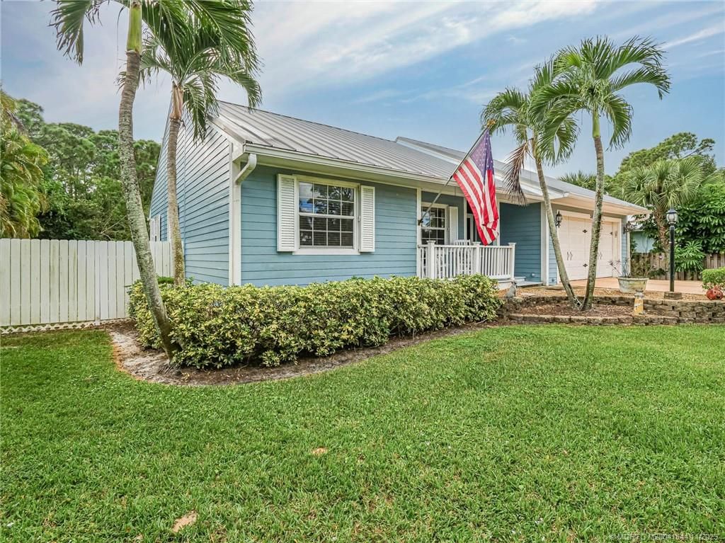 Photo of 3866 SE Jefferson Street, Stuart, FL 34997 (MLS # M20041844)