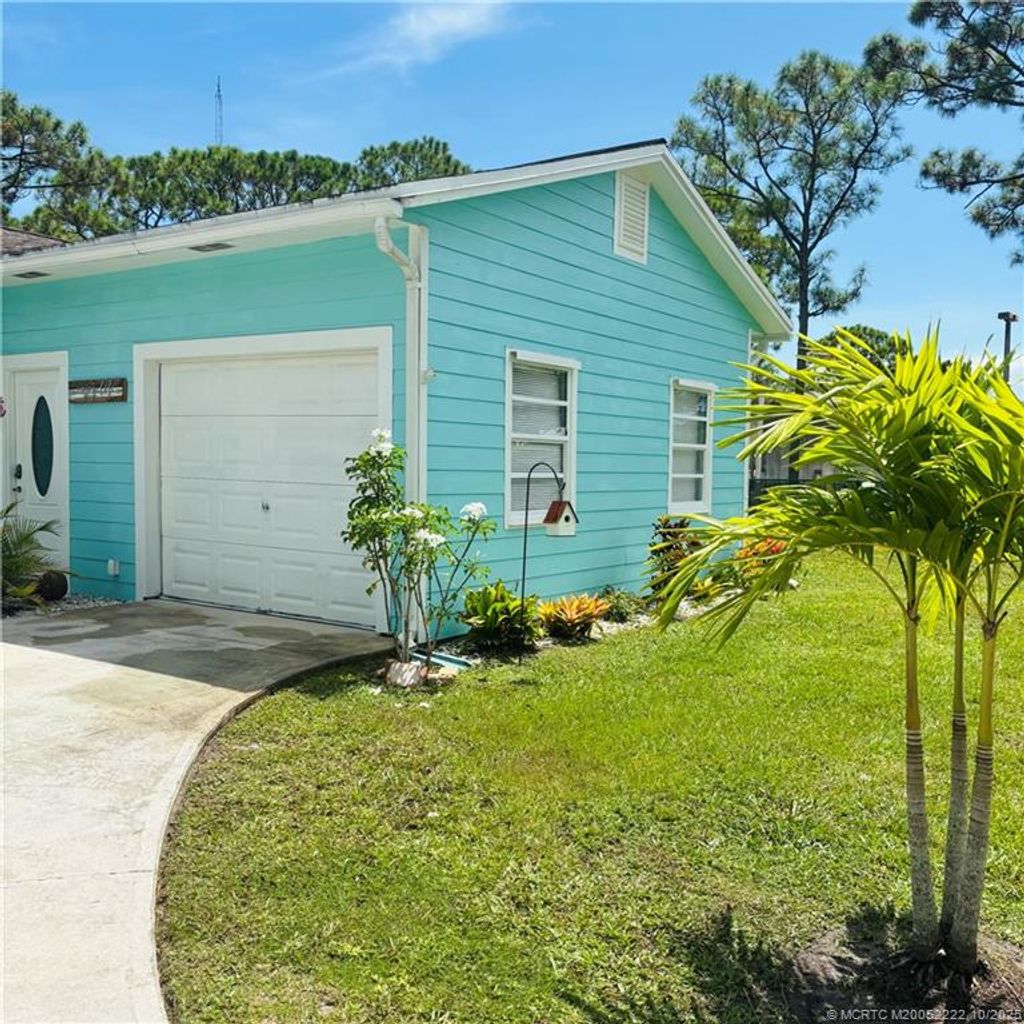 Photo of 4251 SE Dixie Ross Street, Stuart, FL 34997 (MLS # M20052222)