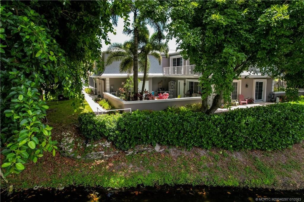 Photo of 101 Vision Court, Palm Beach Gardens, FL 33418 (MLS # M20040287)