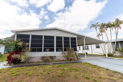Photo of 2500 SW Marquis Terrace, Stuart, FL 34997 (MLS # M20050189)