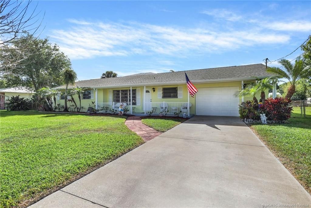 Photo of 310 SW Harbor Street, Stuart, FL 34997 (MLS # M20043901)
