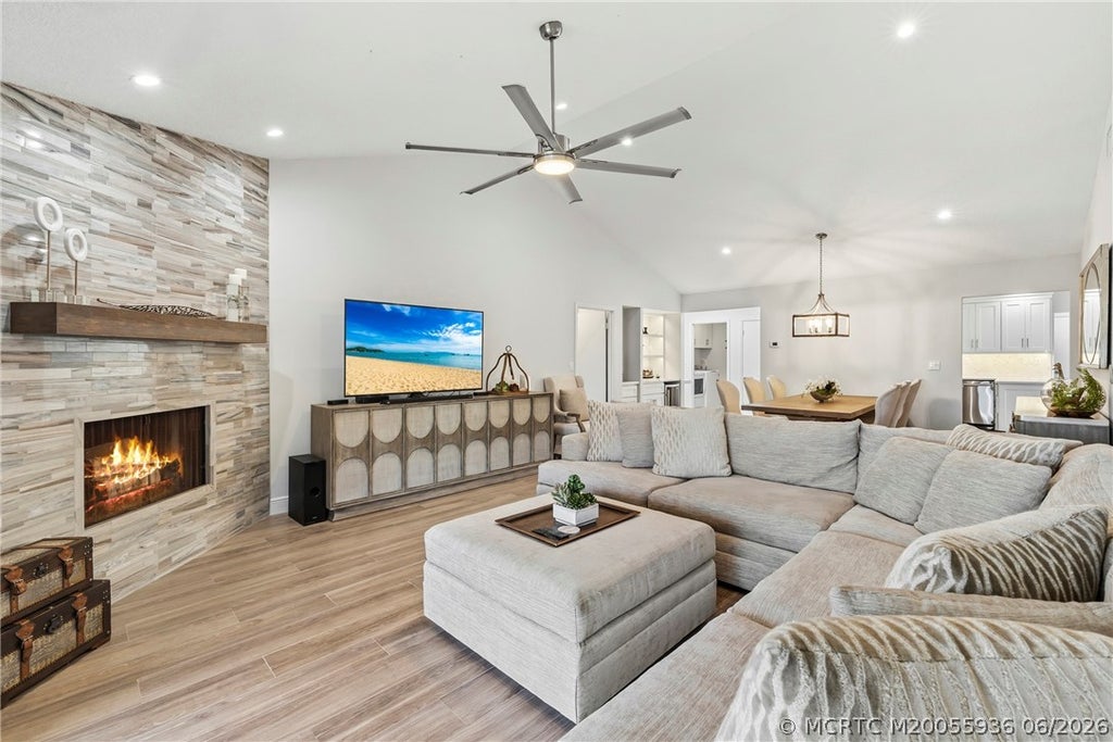 Photo of 164 SE Crestwood Circle #8-64, Stuart, FL 34997 (MLS # M20055936)