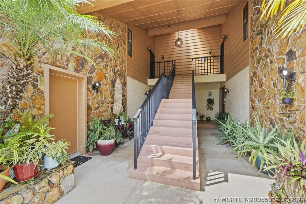 Photo of 164 SE Crestwood Circle #8-64, Stuart, FL 34997 (MLS # M20055936)