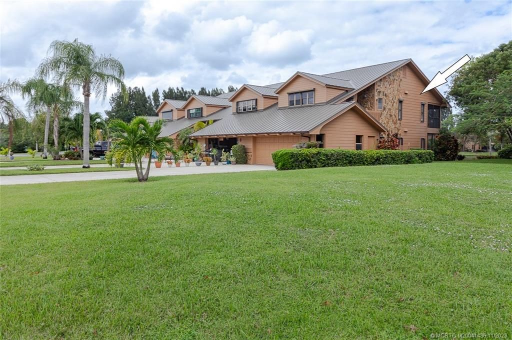 Photo of 162 SE Crestwood Circle #8-62, Stuart, FL 34997 (MLS # M20041436)