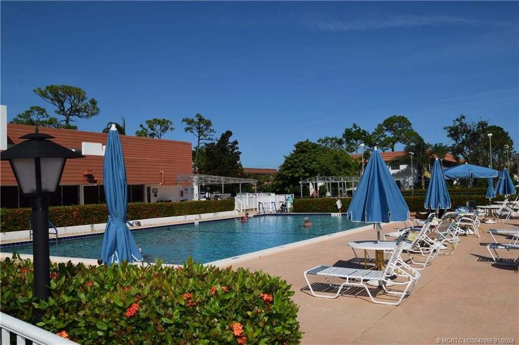 Photo of 2600 SE Ocean Boulevard #EE3, Stuart, FL 34996 (MLS # M20042865)