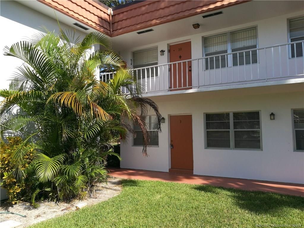 Photo of 2600 SE Ocean Boulevard #EE3, Stuart, FL 34996 (MLS # M20042865)